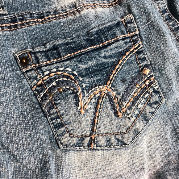 Bongo Distressed Juniors Cuffed Denim Shorts Size 7 - Picture 3 of 5